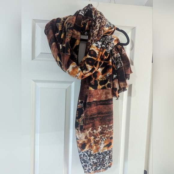 NWT Leopard Print Scarf - Picture 2 of 6